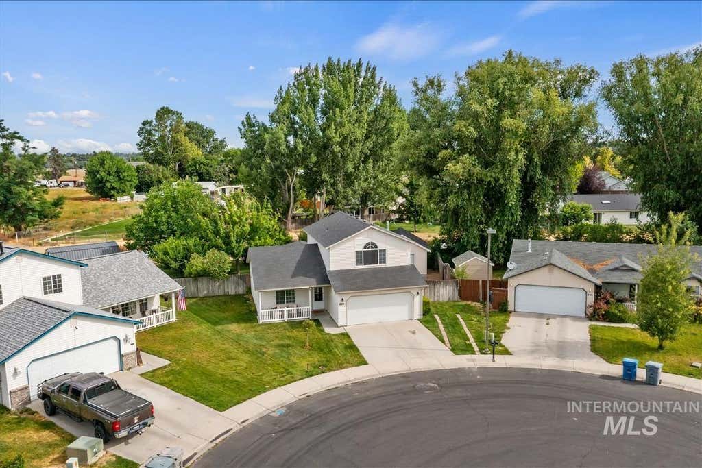 Photo of 221 N Jefferson St, Nampa, ID 83651 (MLS # 98990928)