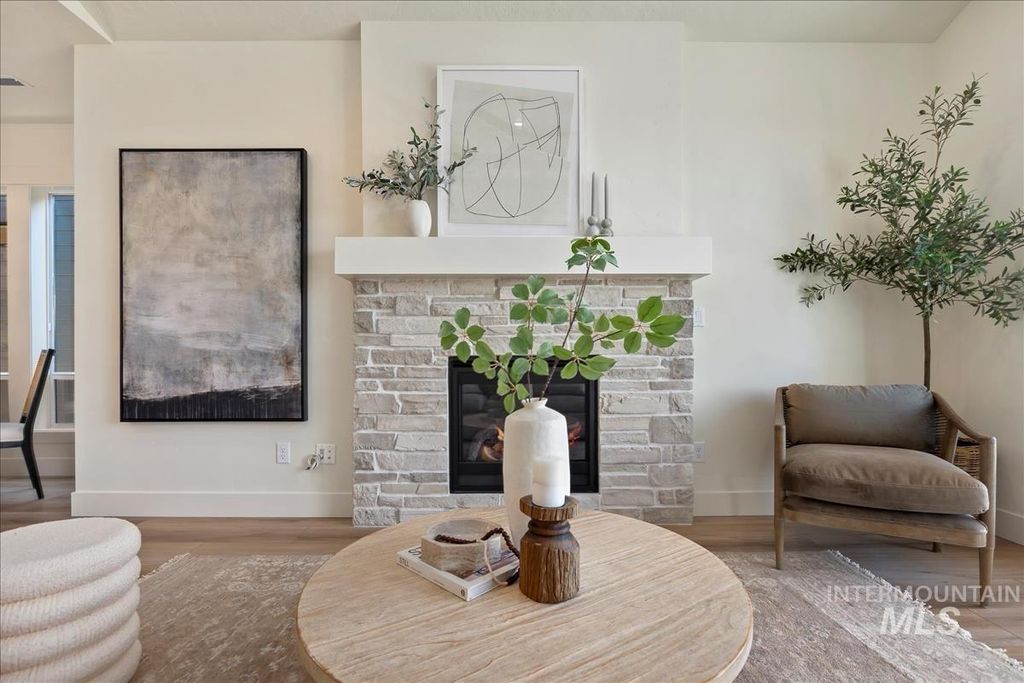 Photo of 3535 E Warm Springs Ave, Boise, ID 83716 (MLS # 98969926)