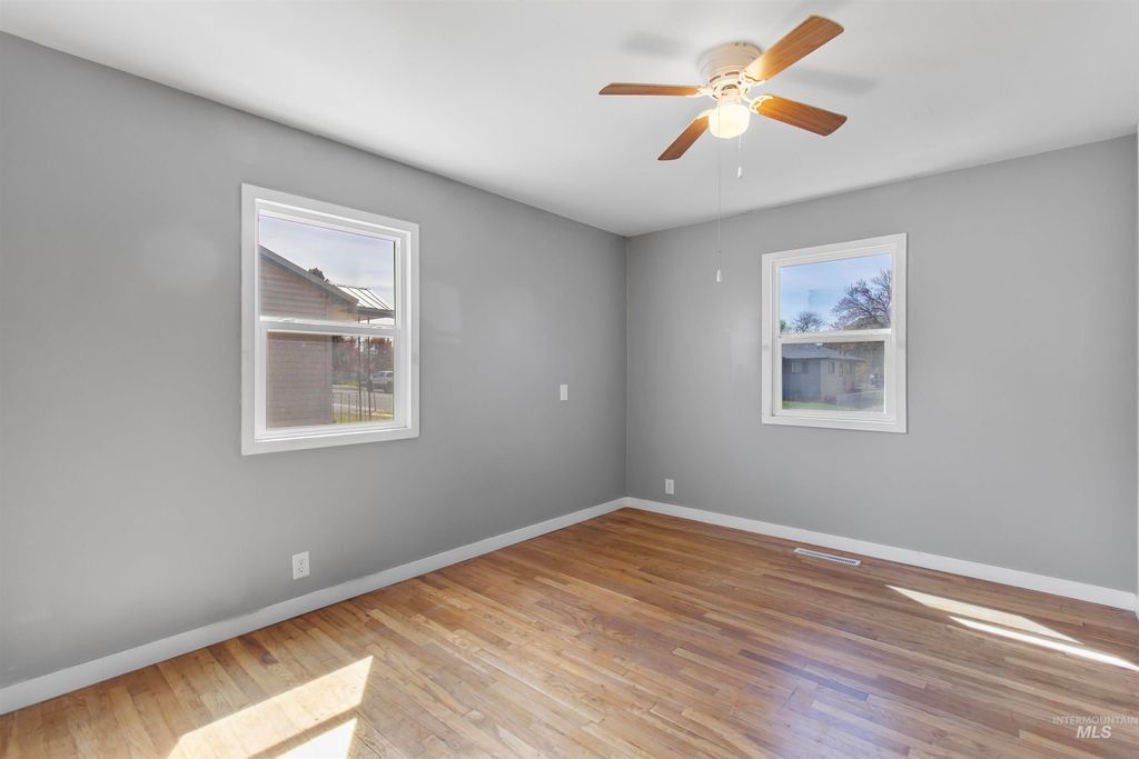 Photo of 412 Madison St, Twin Falls, ID 83301 (MLS # 98982689)