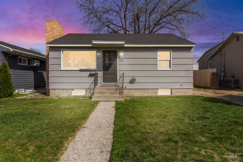 Photo of 412 Madison St, Twin Falls, ID 83301 (MLS # 98982689)