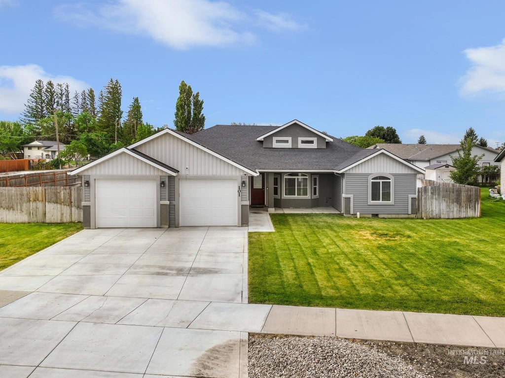 Photo of 101 River View Drive, Shoshone, ID 83352 (MLS # 98992236)