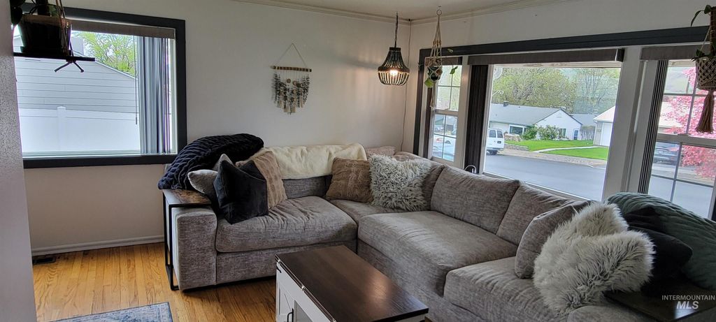 Photo of 2614 9th Ave, Lewiston, ID 83501 (MLS # 98982218)