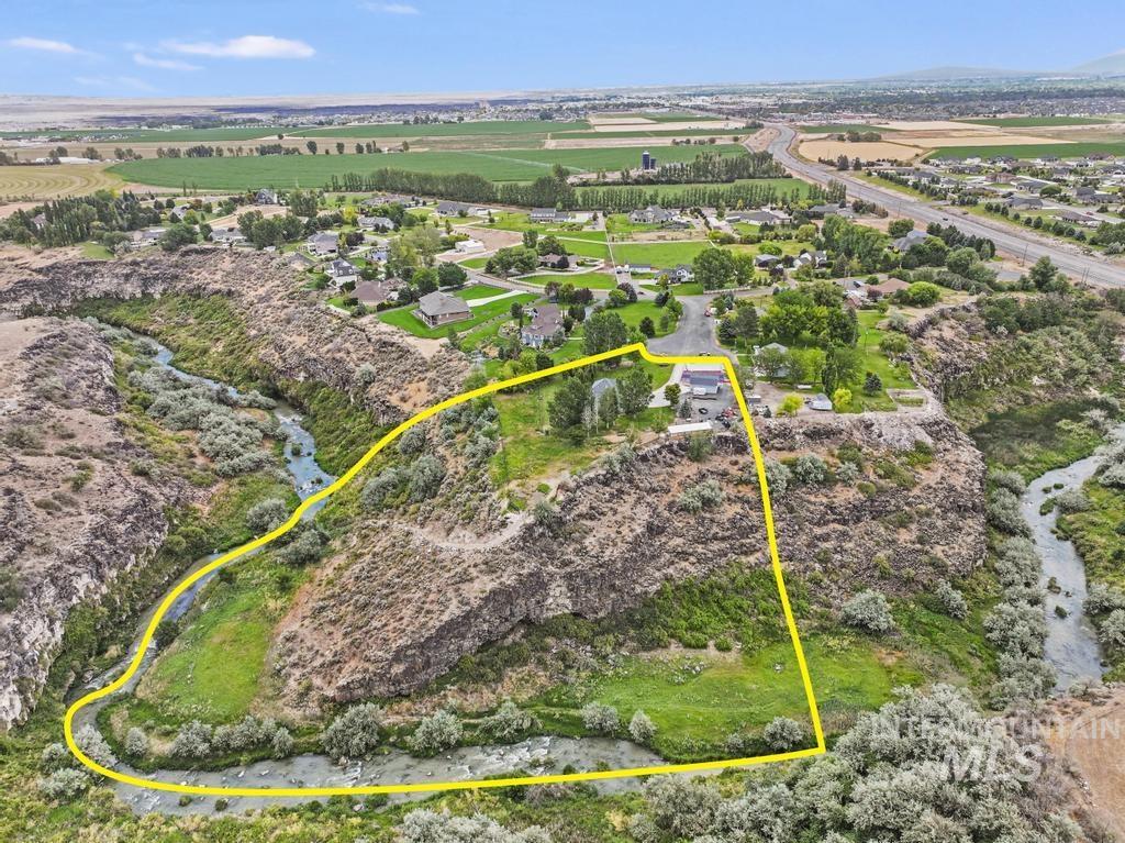 Photo of 2628 Creekview Ct E CT, Twin Falls, ID 83301 (MLS # 98997026)