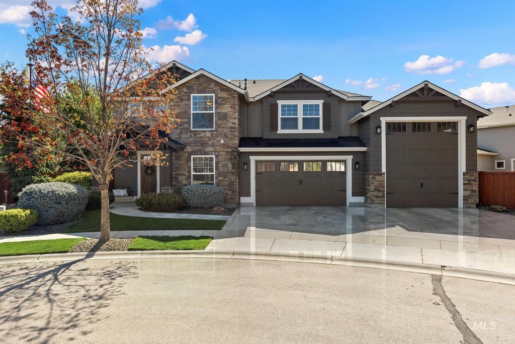 Photo of 5804 N Saguaro Hills Place, Meridian, ID 83646 (MLS # 98984124)