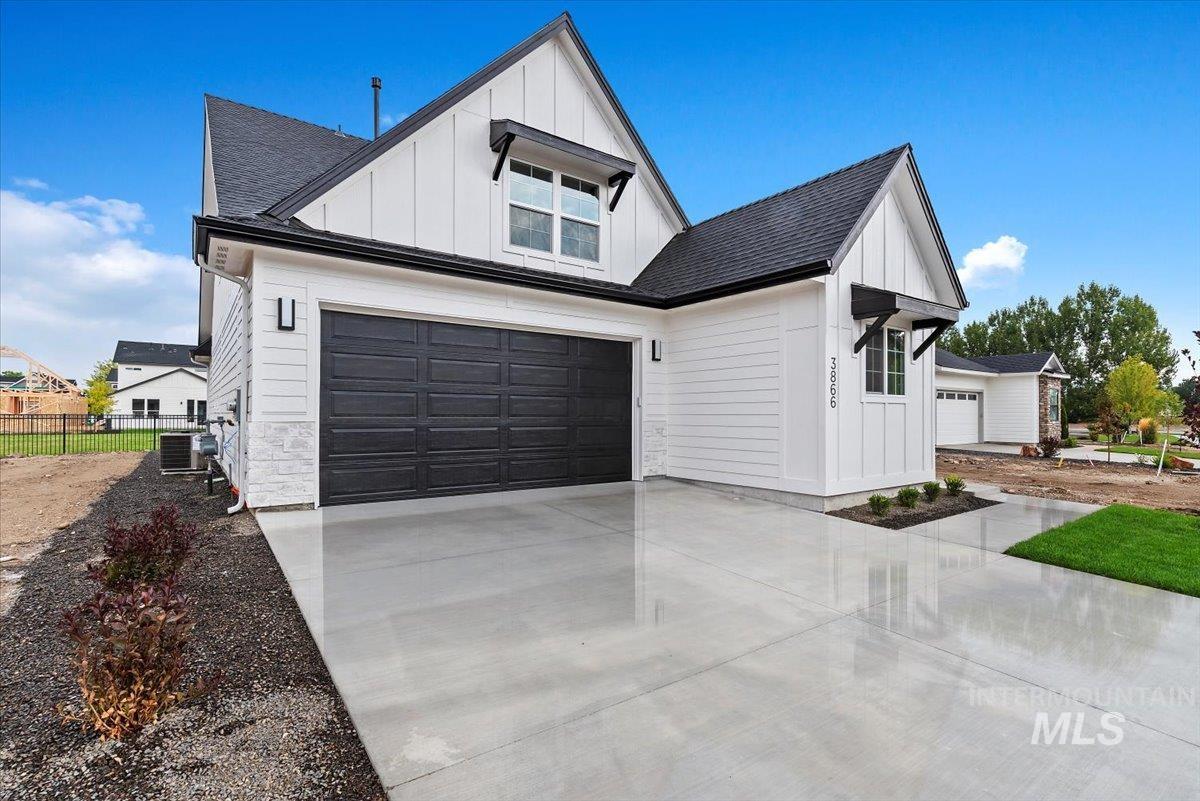 3866 W Spring House Ln