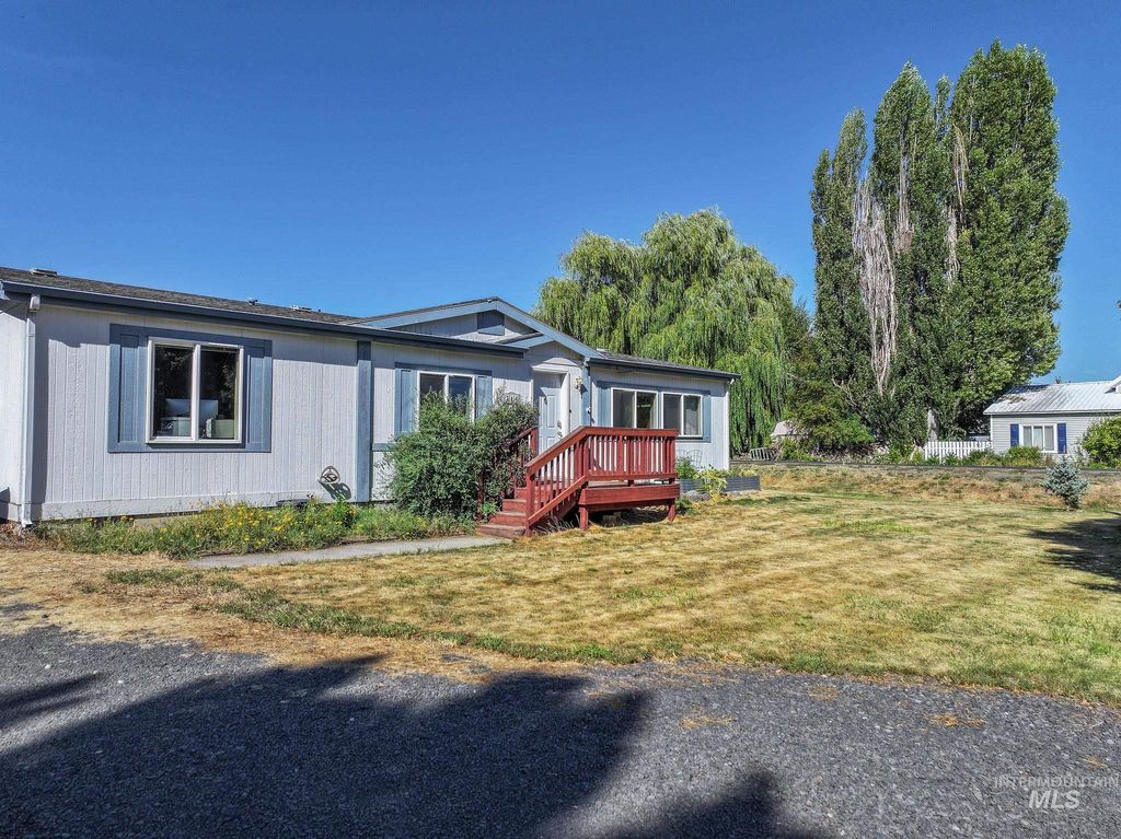 Photo of 346 E Hazel St, Genesee, ID 83832 (MLS # 98958682)