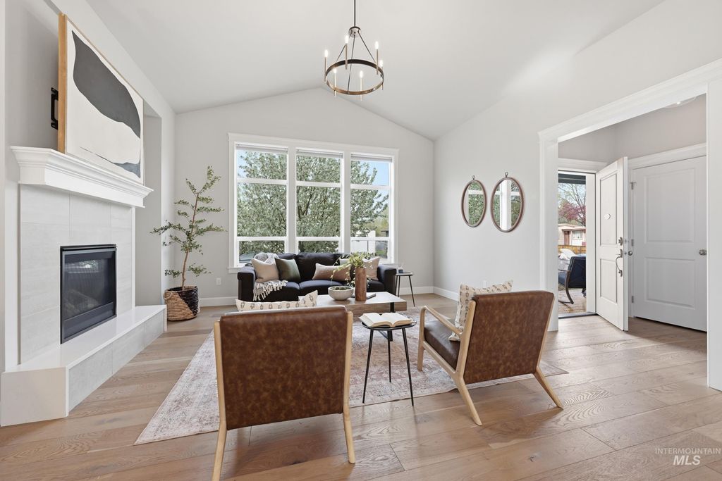 Photo of 2002 S Hilton St, Boise, ID 83705 (MLS # 98980640)