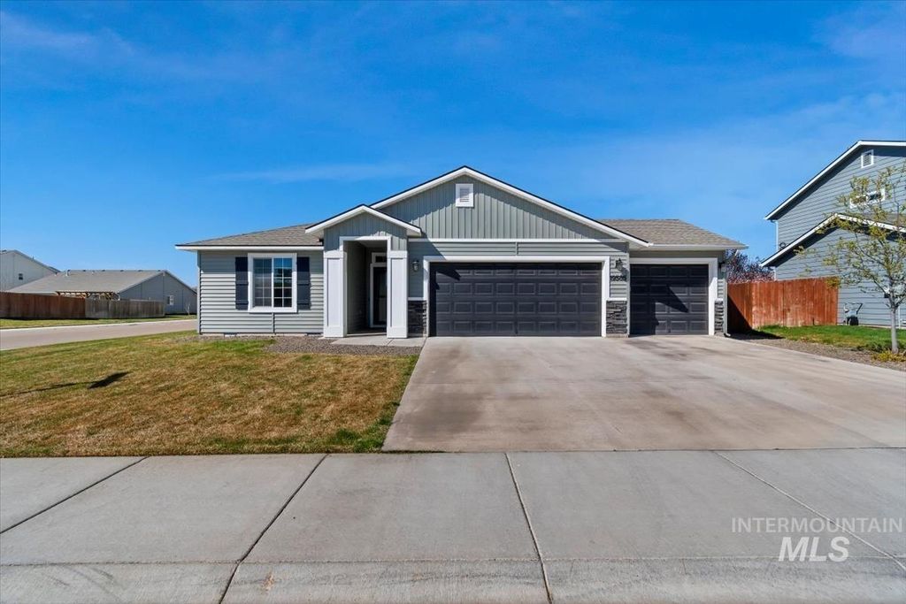 Photo of 19585 Maywood Avenue, Caldwell, ID 83605 (MLS # 98980125)