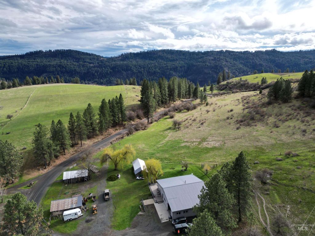 Photo of 4633 Harmony Heights, Orofino, ID 83544 (MLS # 98971540)