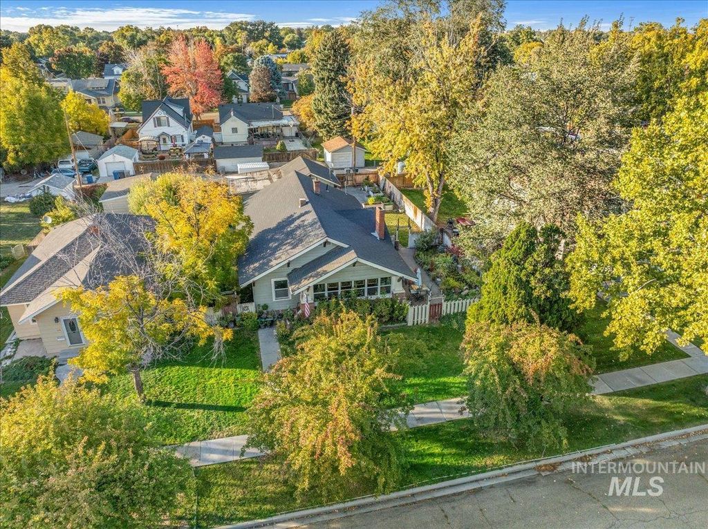 Photo of 509 9th Avenue South Ave, Nampa, ID 83651 (MLS # 98968189)