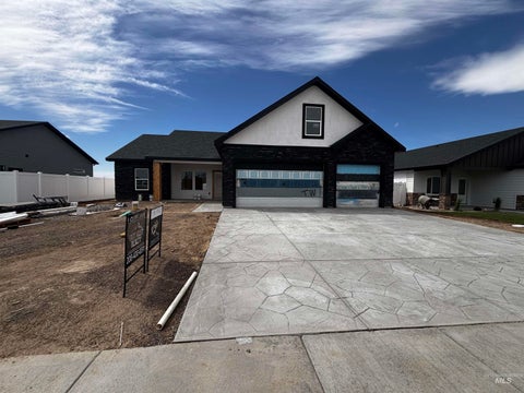 Photo of 1321 18th Ave E AVE, Jerome, ID 83338 (MLS # 98984106)