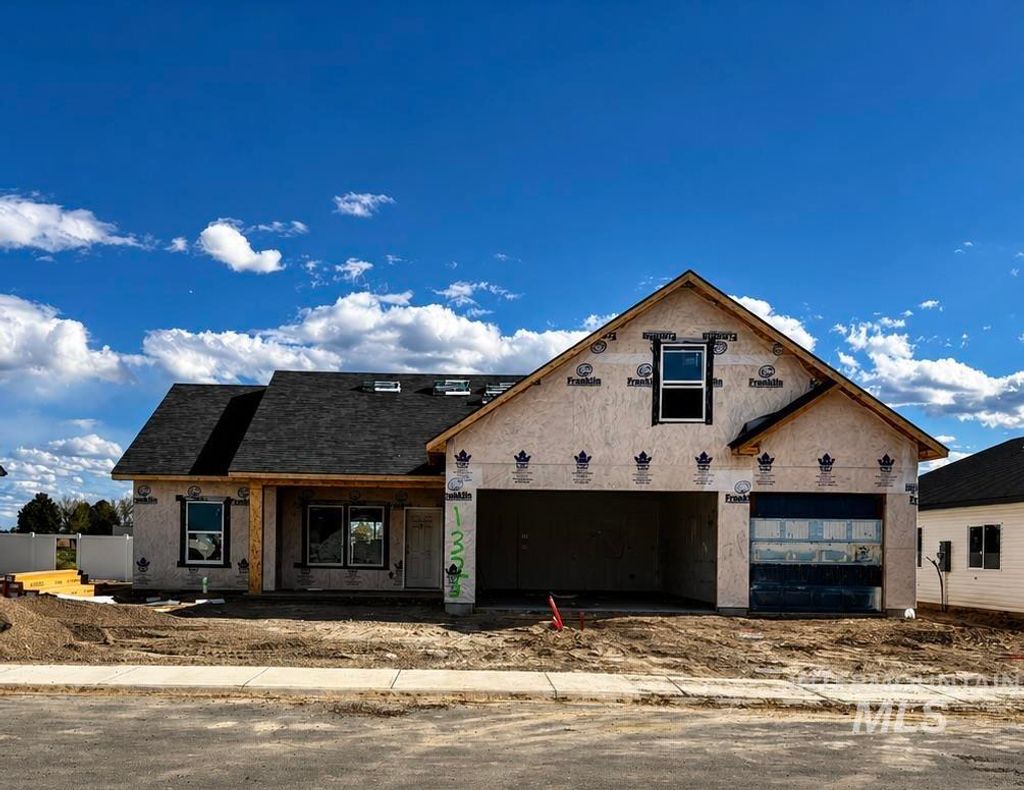 Photo of 1321 18th Ave E, Jerome, ID 83338 (MLS # 98984106)