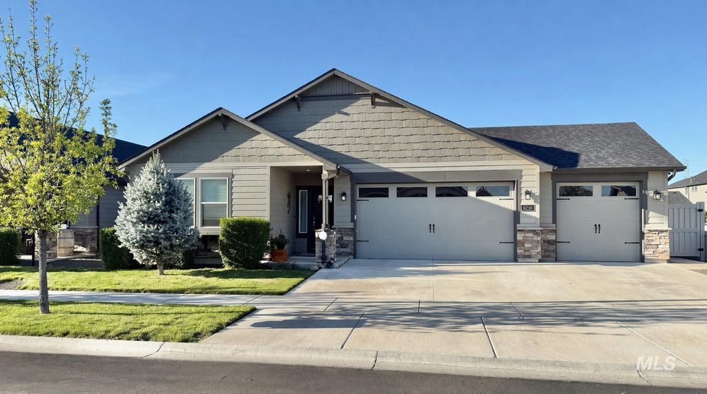 Photo of 6210 W Drummond Dr, Meridian, ID 83646 (MLS # 98983416)