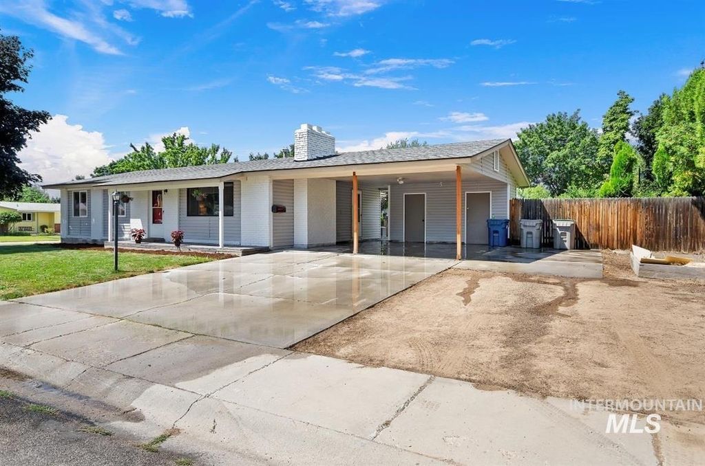 Photo of 1305 N Chelsea St, Boise, ID 83704 (MLS # 98980263)