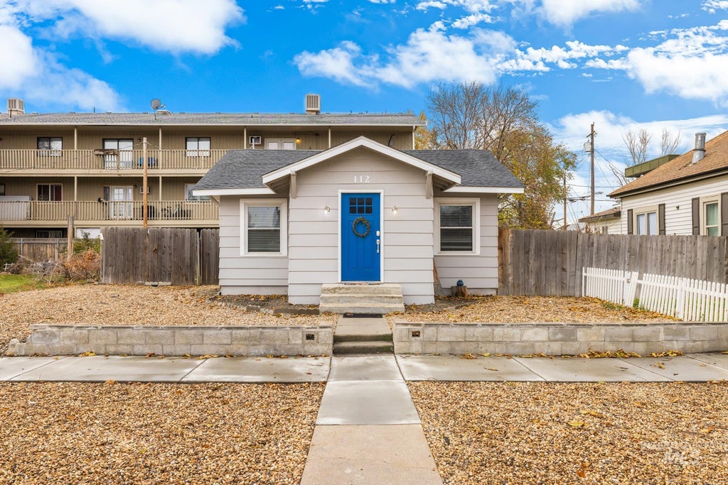 Photo of 112 17th Ave S AVE, Nampa, ID 83651 (MLS # 99001917)