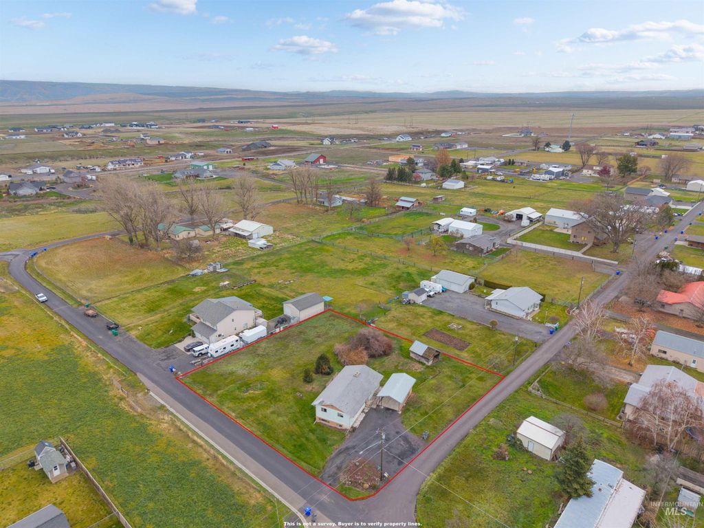 Photo of 2201 Cedar Avenue, Lewiston, ID 83501 (MLS # 98968815)