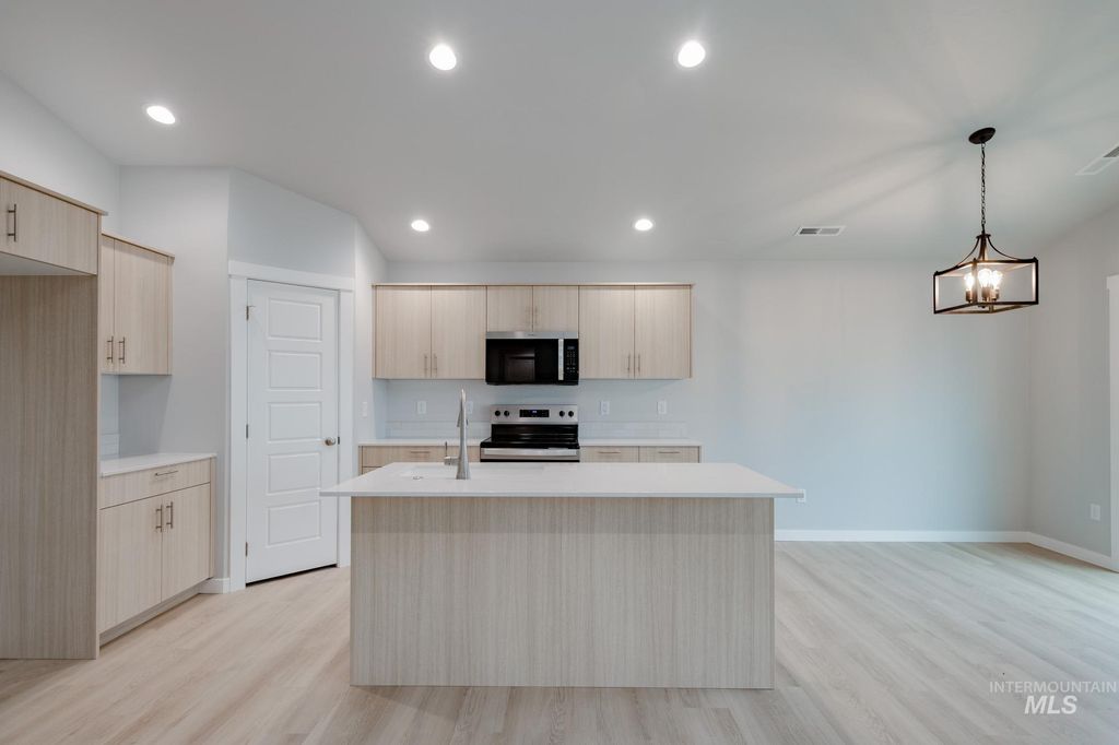 Photo of 3680 W Amapola Dr, Meridian, ID 83642 (MLS # 98975537)