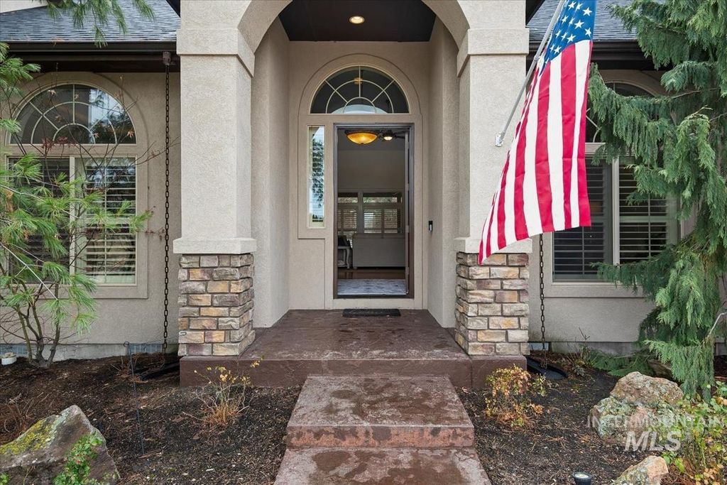 Photo of 3129 S Silvertip Ln, Meridian, ID 83642 (MLS # 98976866)