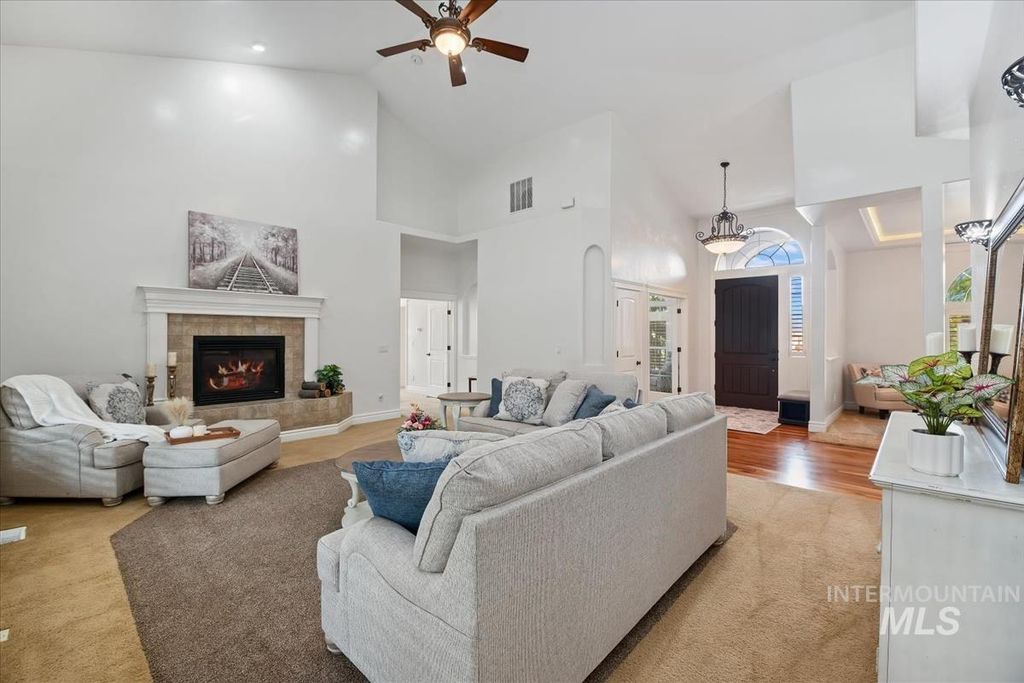 Photo of 3129 S Silvertip Ln, Meridian, ID 83642 (MLS # 98976866)