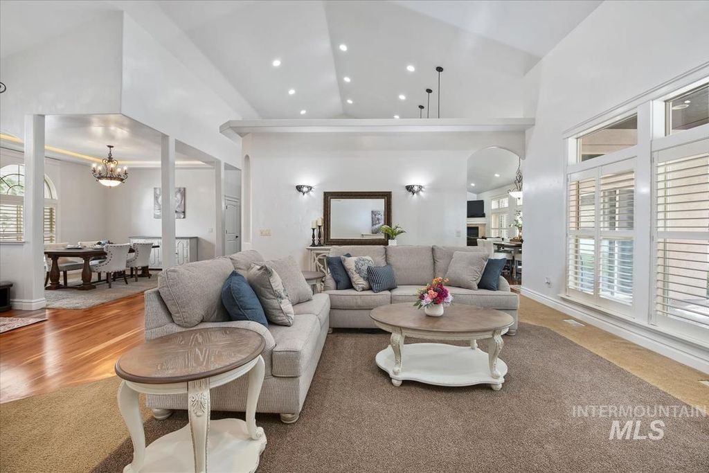 Photo of 3129 S Silvertip Ln, Meridian, ID 83642 (MLS # 98976866)