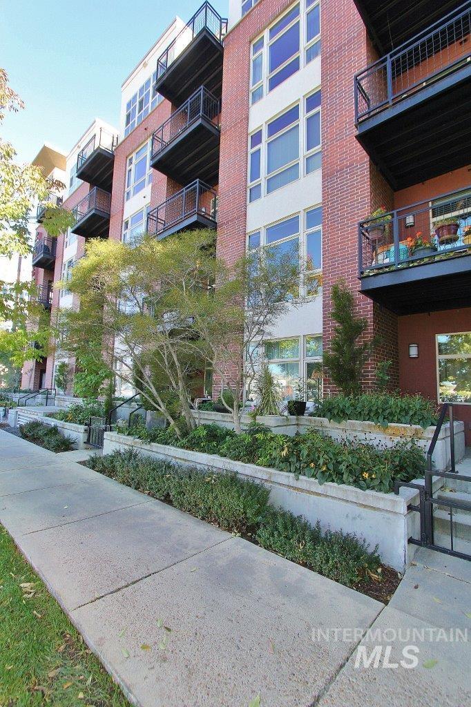 View of apartment building / complex
