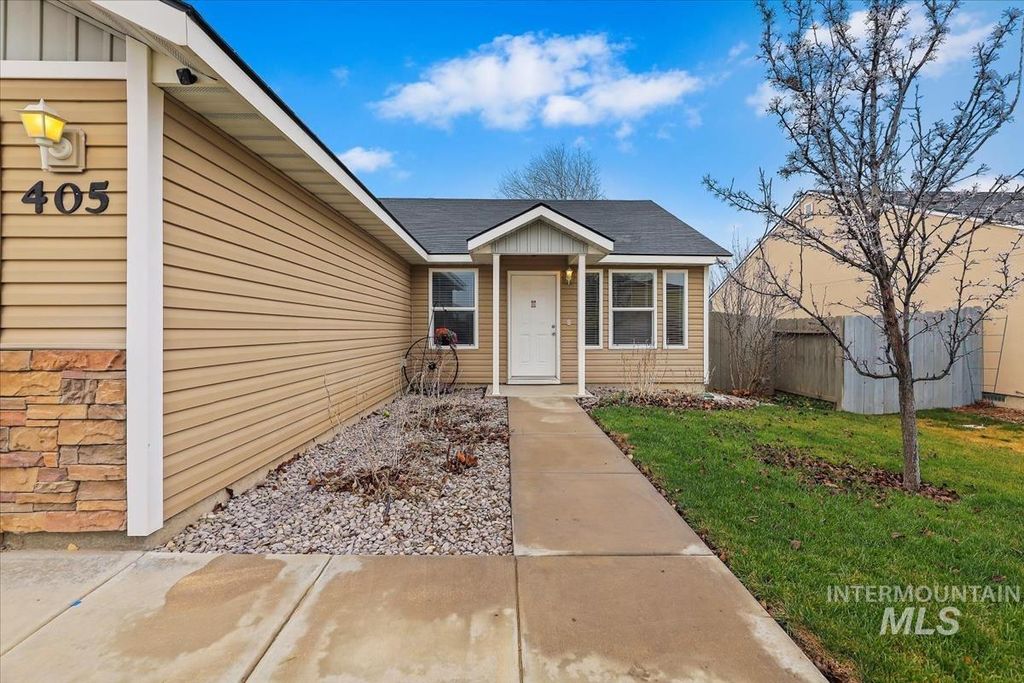 Photo of 405 Midvale Ave, Caldwell, ID 83605 (MLS # 98972034)
