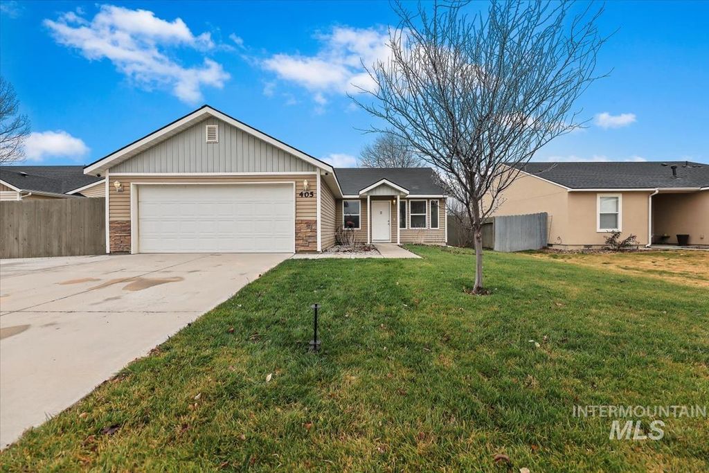 Photo of 405 Midvale Ave, Caldwell, ID 83605 (MLS # 98972034)