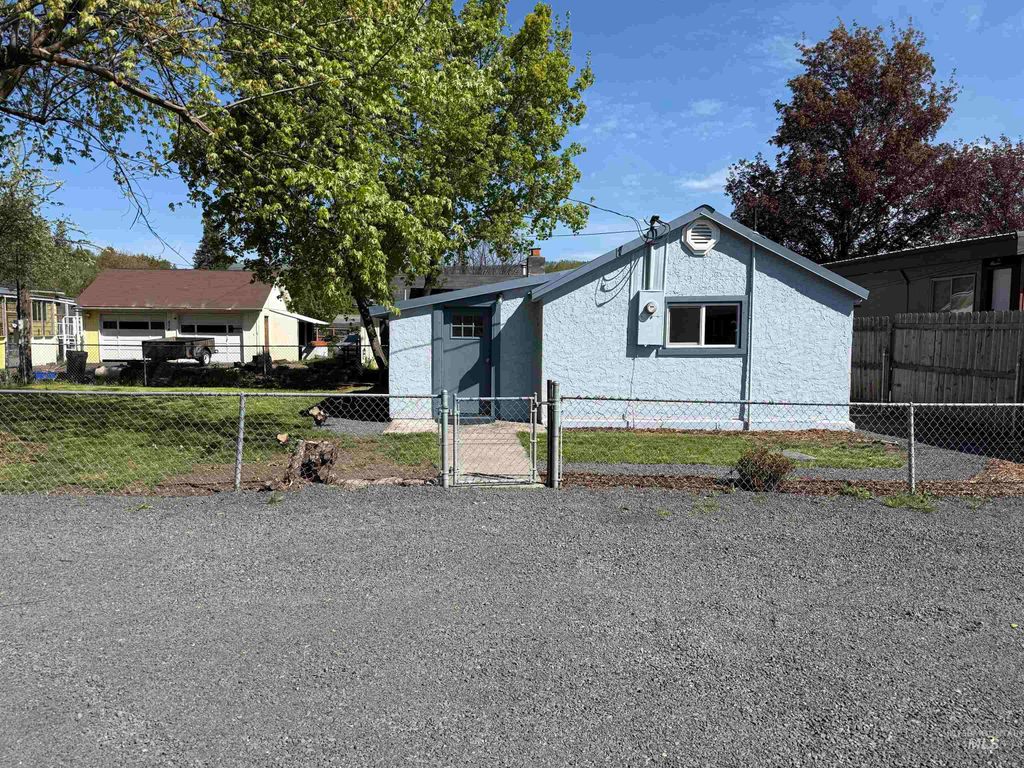 Photo of 820 Nickel Street, Kamiah, ID 83536 (MLS # 98983788)