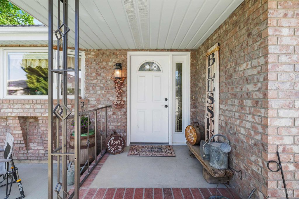 Photo of 2380 Twin Oaks Park, Twin Falls, ID 83301 (MLS # 98946909)