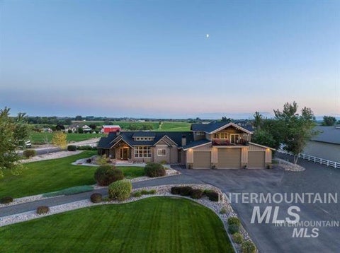 Photo of 1085 Glenway Avenue, Fruitland, ID 83619 (MLS # 98997990)