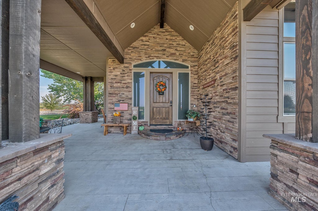 Photo of 1085 Glenway Avenue, Fruitland, ID 83619 (MLS # 98997990)