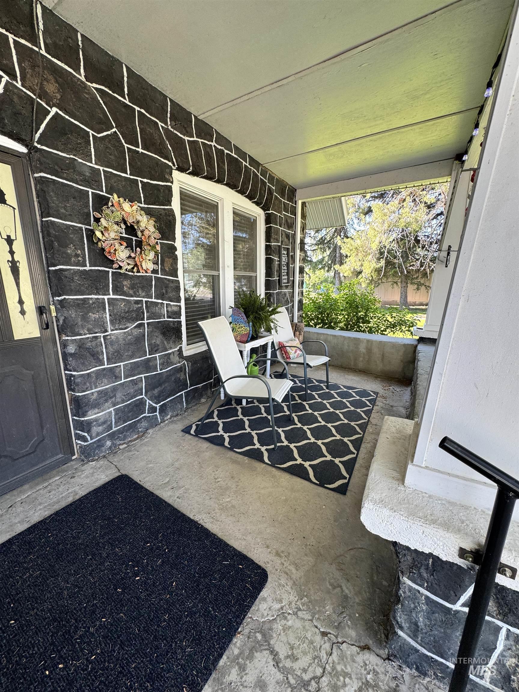 522 North Apple Street