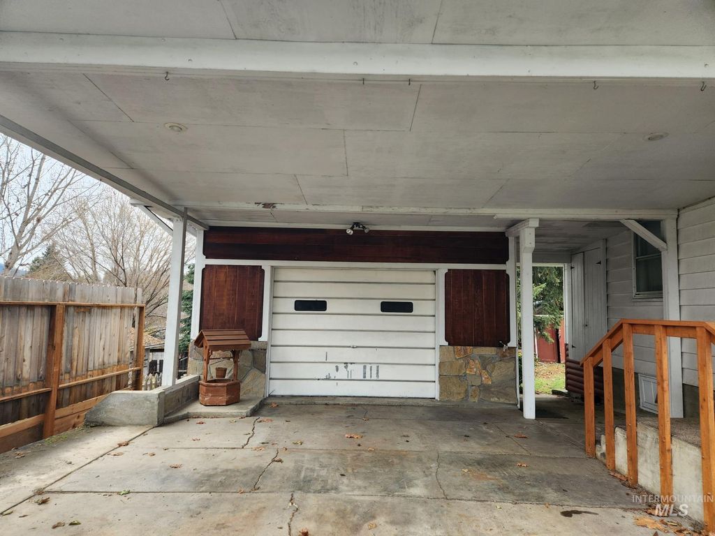 Photo of 909 12th St, Kamiah, ID 83536 (MLS # 98965106)