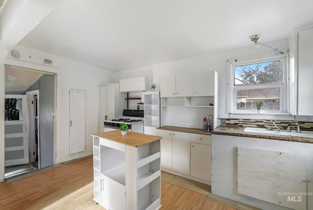 Photo of 729 California Street, Gooding, ID 83330 (MLS # 98969199)