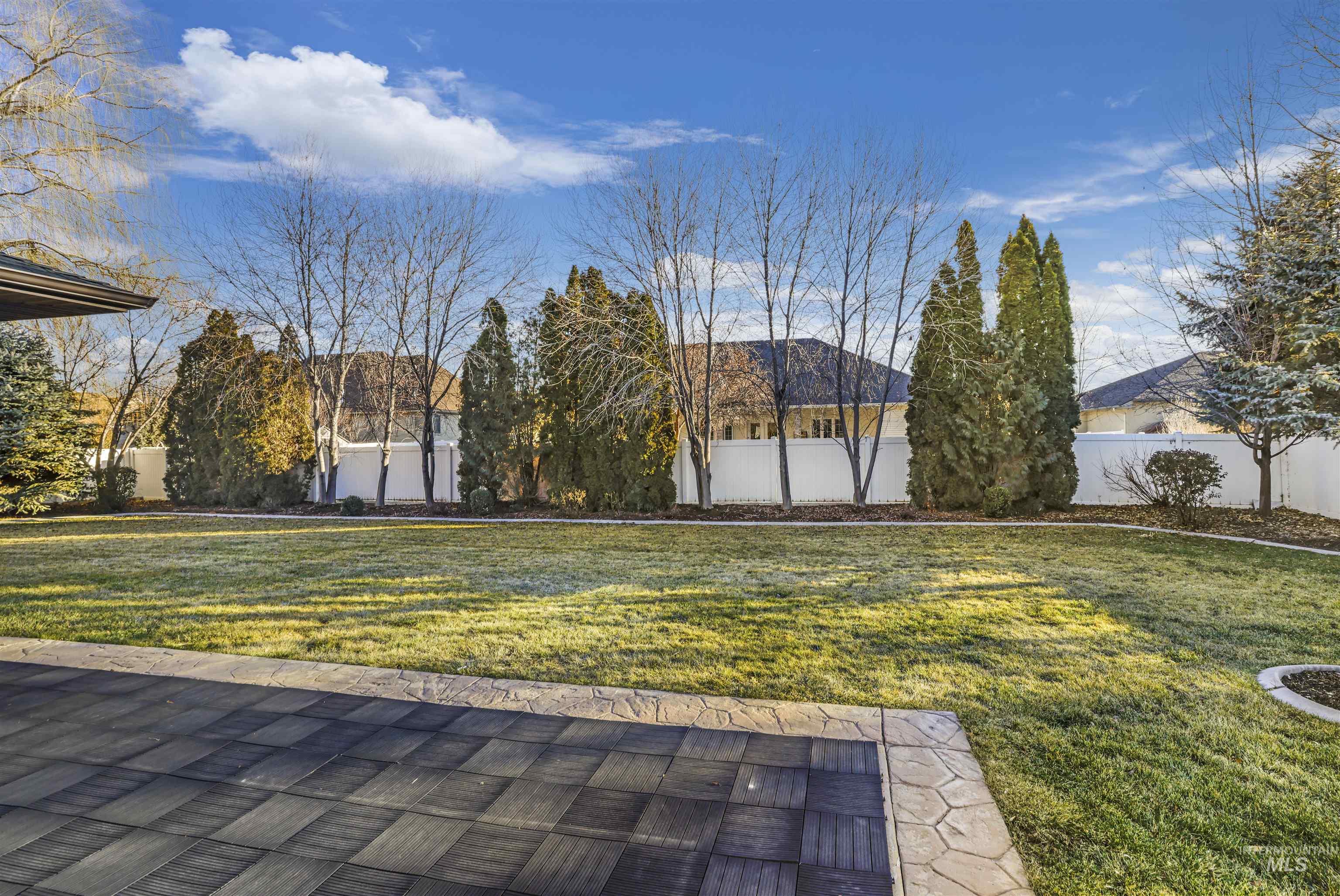 Twin Falls, Idaho 83301, United States, 4 Bedrooms Bedrooms, ,4 BathroomsBathrooms,Residential,Pending,80262