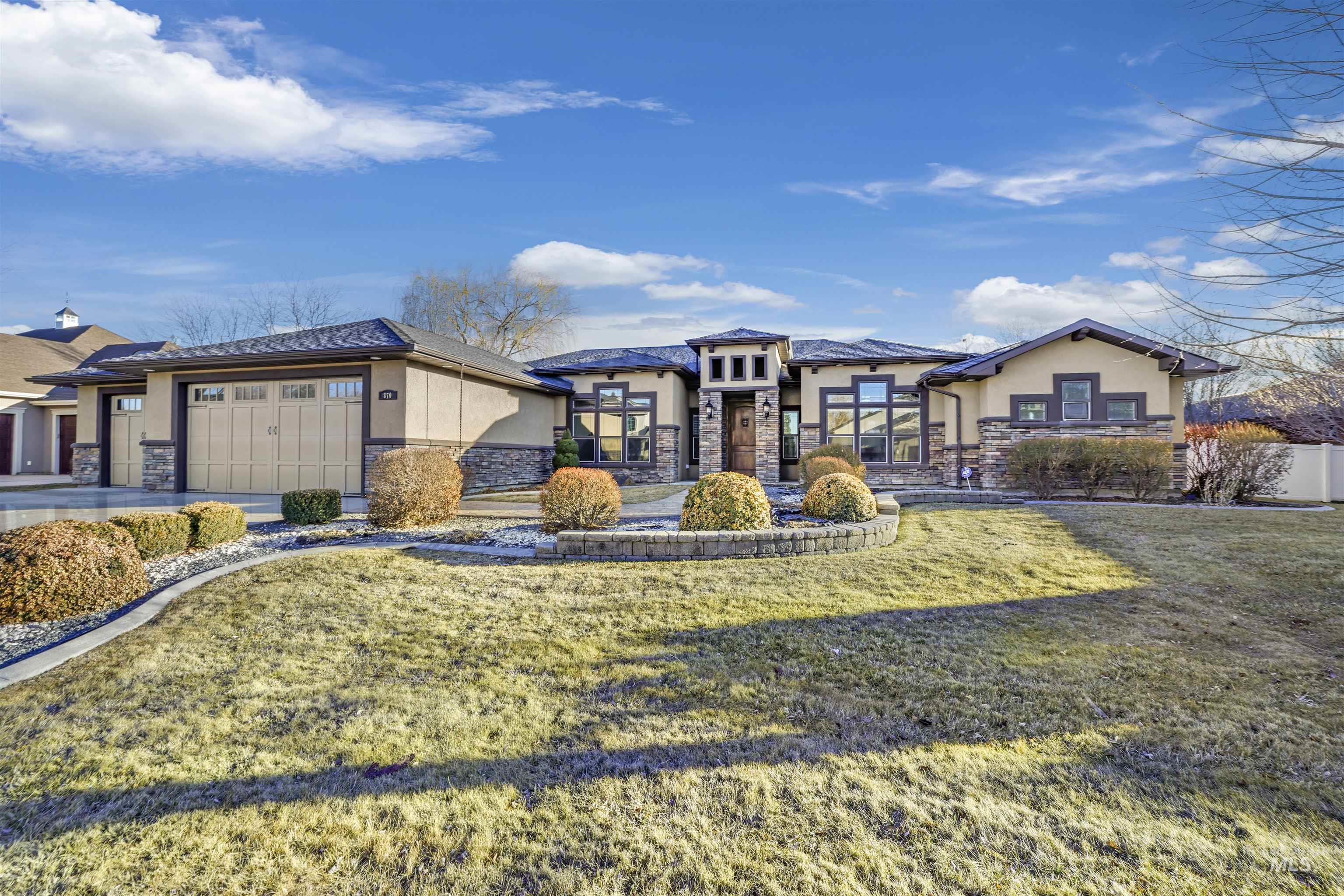 Twin Falls, Idaho 83301, United States, 4 Bedrooms Bedrooms, ,4 BathroomsBathrooms,Residential,Pending,80262