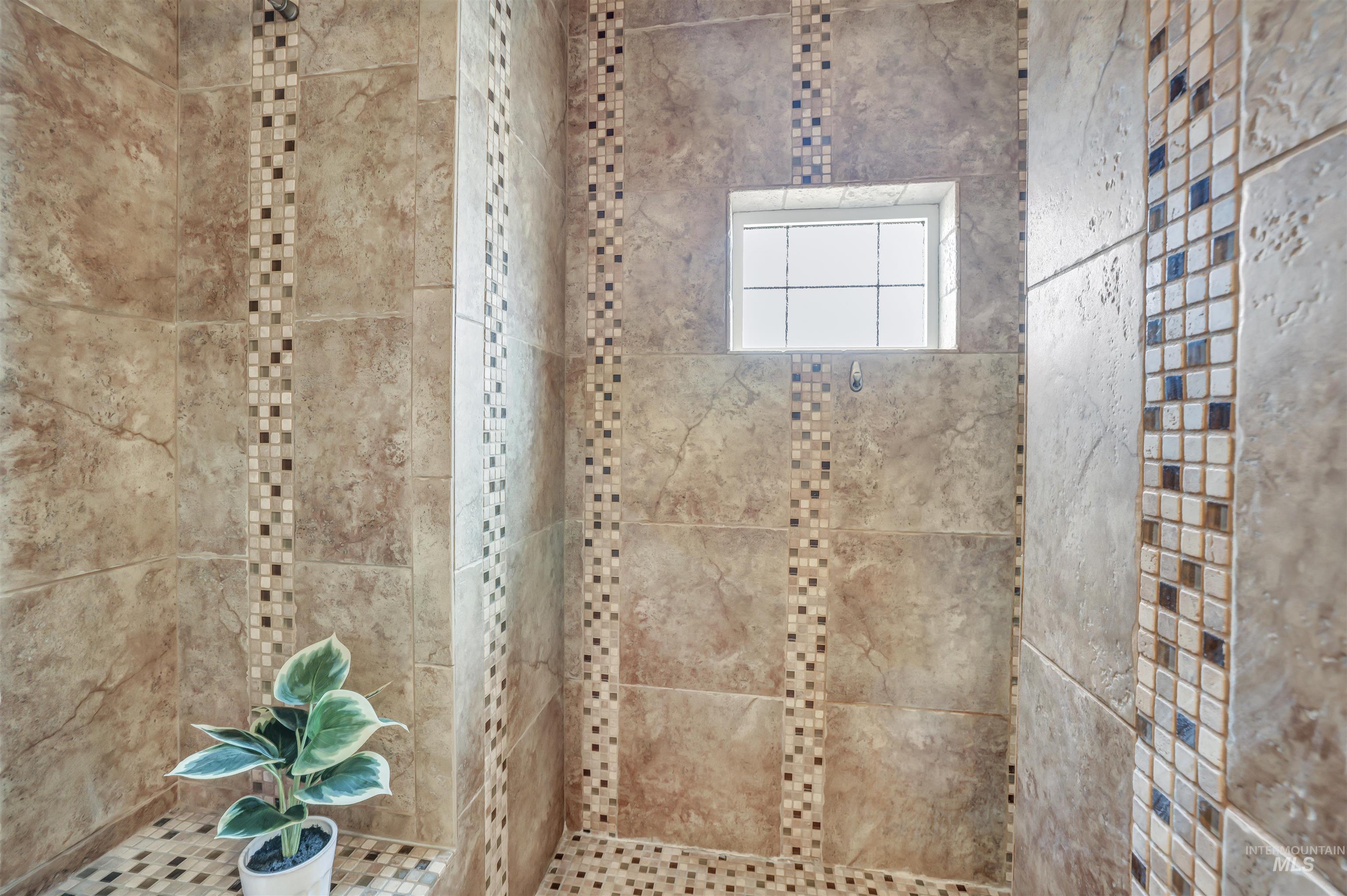 Twin Falls, Idaho 83301, United States, 4 Bedrooms Bedrooms, ,4 BathroomsBathrooms,Residential,Pending,80262