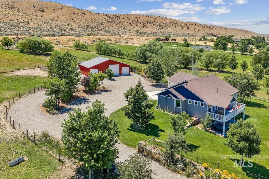 Photo of 7305 Mustang Ln, Emmett, ID 83617 (MLS # 98993454)