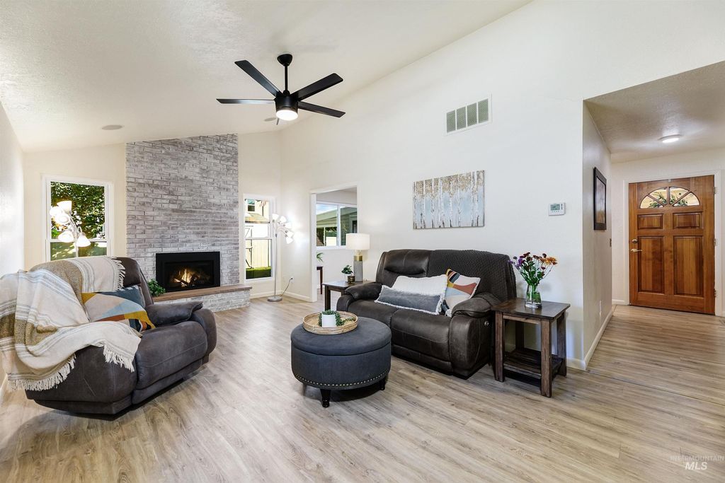 Photo of 2248 E Sadie Dr, Eagle, ID 83616 (MLS # 98963701)
