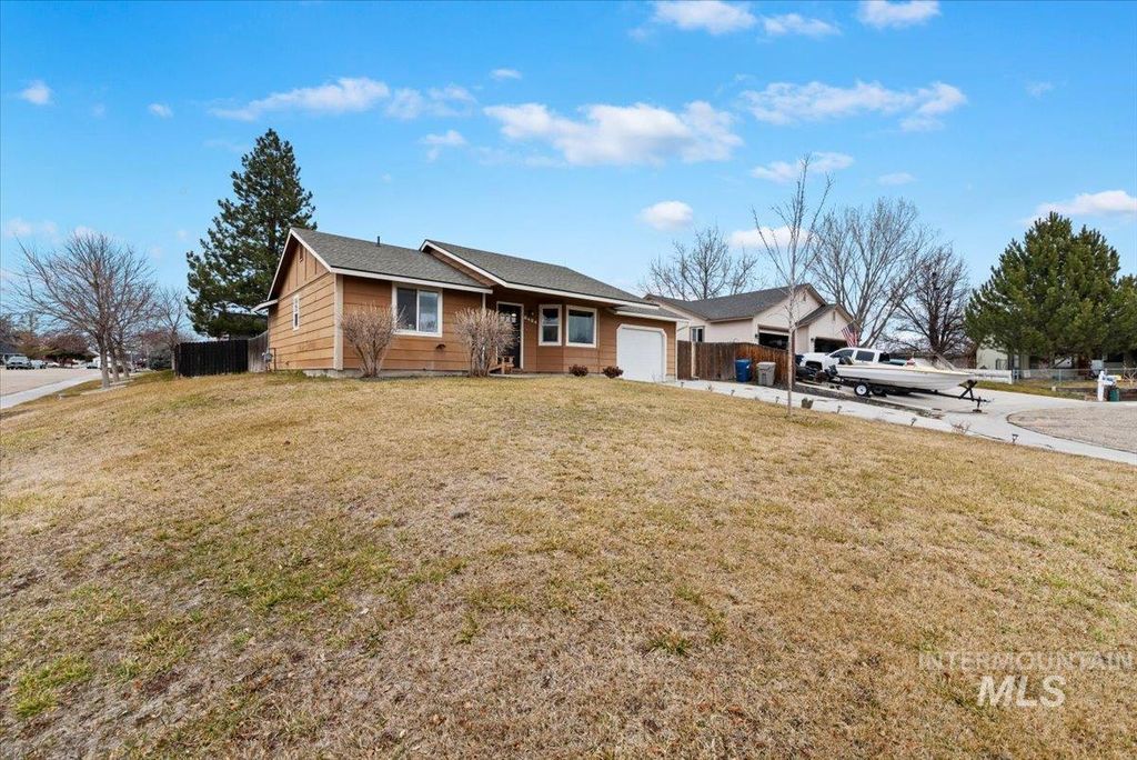 Photo of 2424 Taffy Ct, Nampa, ID 83687 (MLS # 98975083)