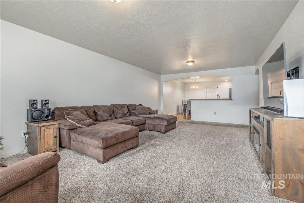 Photo of 661 N Scotney Ave, Meridian, ID 83646 (MLS # 98968970)