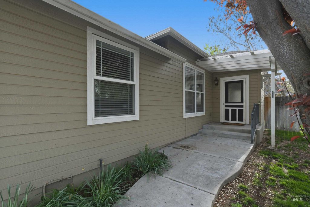 Photo of 3836 N Jackie Lane, Boise, ID 83704 (MLS # 98982885)