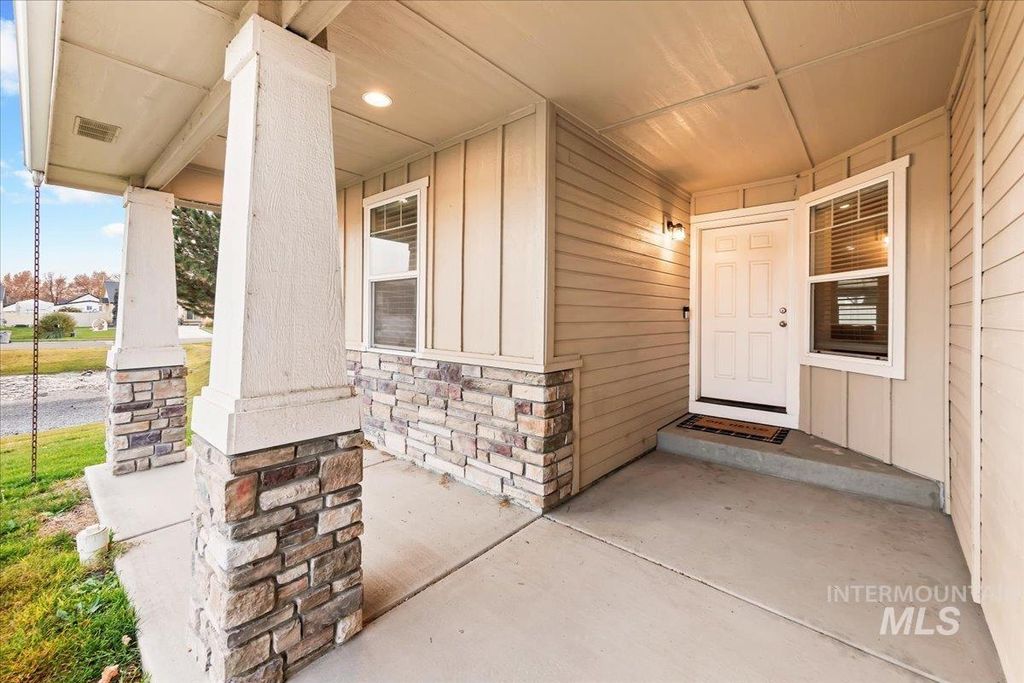 Photo of 39 N Luke Loop, Nampa, ID 83651 (MLS # 98968996)