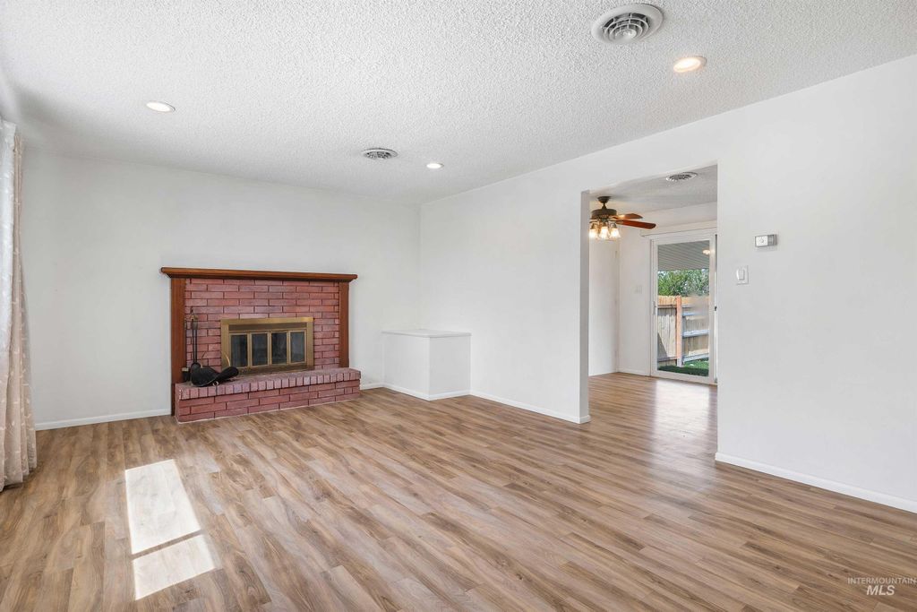 Photo of 1088 Trotter Dr, Twin Falls, ID 83301 (MLS # 98980495)