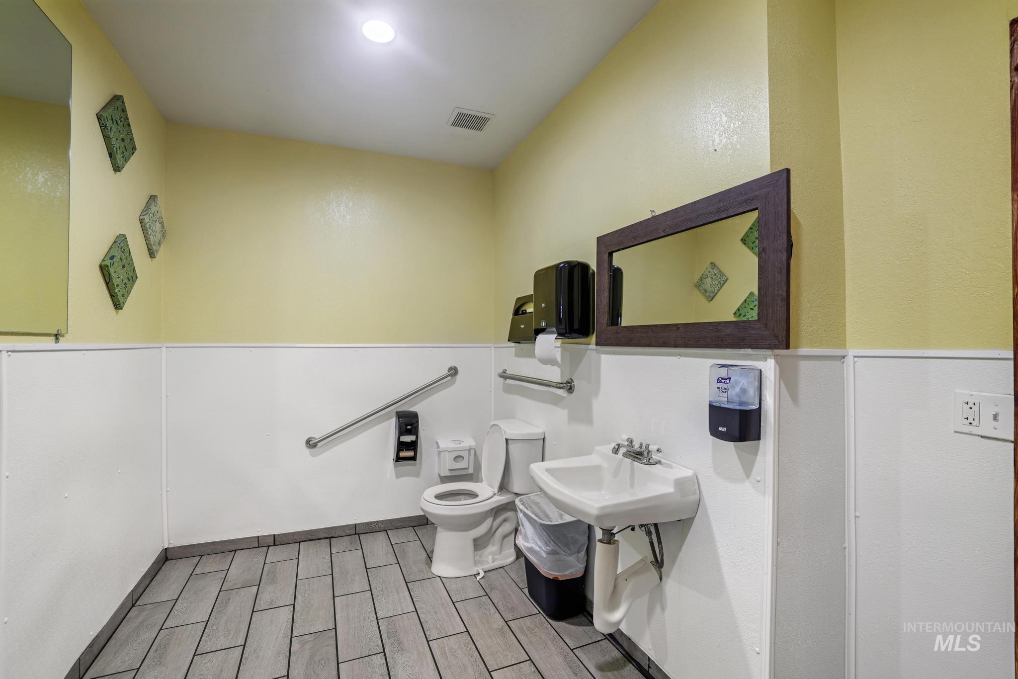 Wendell, Idaho 83355, United States, ,Commercial,Active,211632