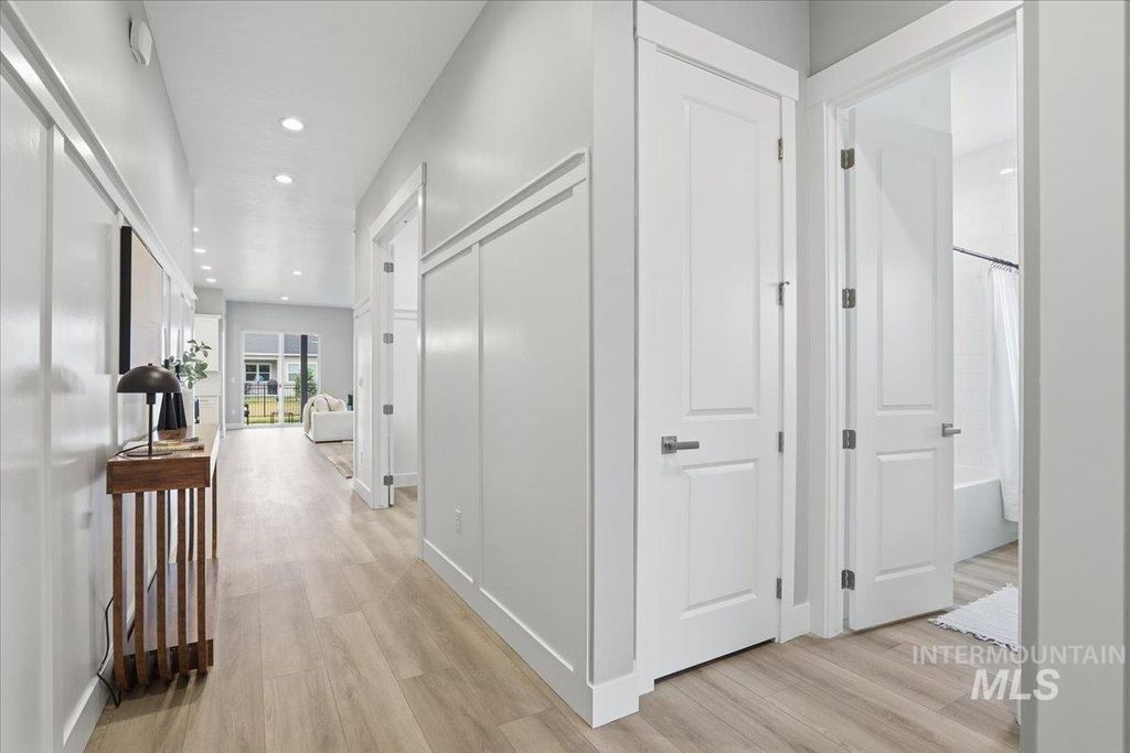 Photo of 2163 N Kenora Ave, Star, ID 83669 (MLS # 98969305)