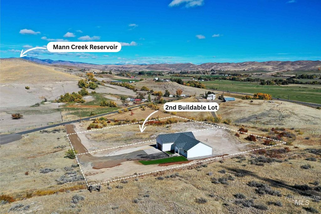 Photo of 1328 Hoover Road (2 Acres), Weiser, ID 83672 (MLS # 98965323)