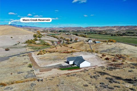 Photo of 1328 Hoover Road (2 Acres), Weiser, ID 83672 (MLS # 98965323)
