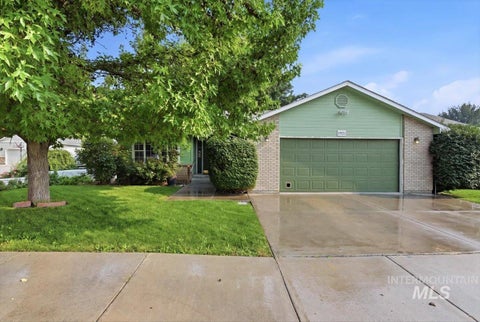 Photo of 1921 Arcata Way, Ontario, OR 97914 (MLS # 98996085)