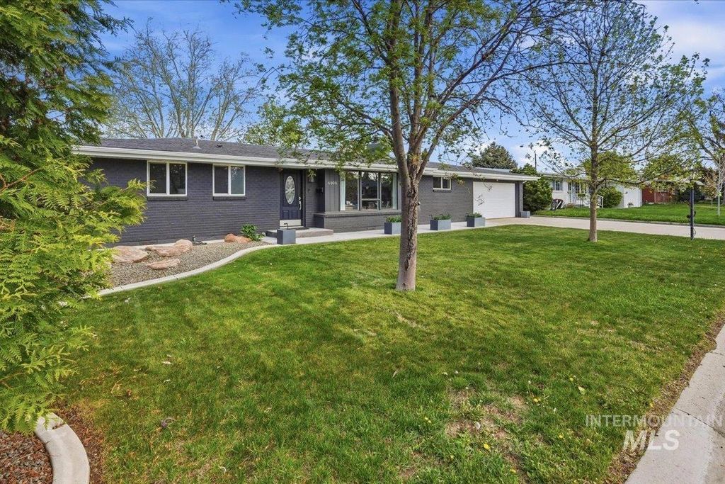 Photo of 6808 W Fernwood Dr, Boise, ID 83709 (MLS # 98982148)